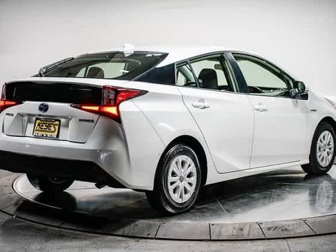 Certified 2021 Toyota Prius L Eco image 4