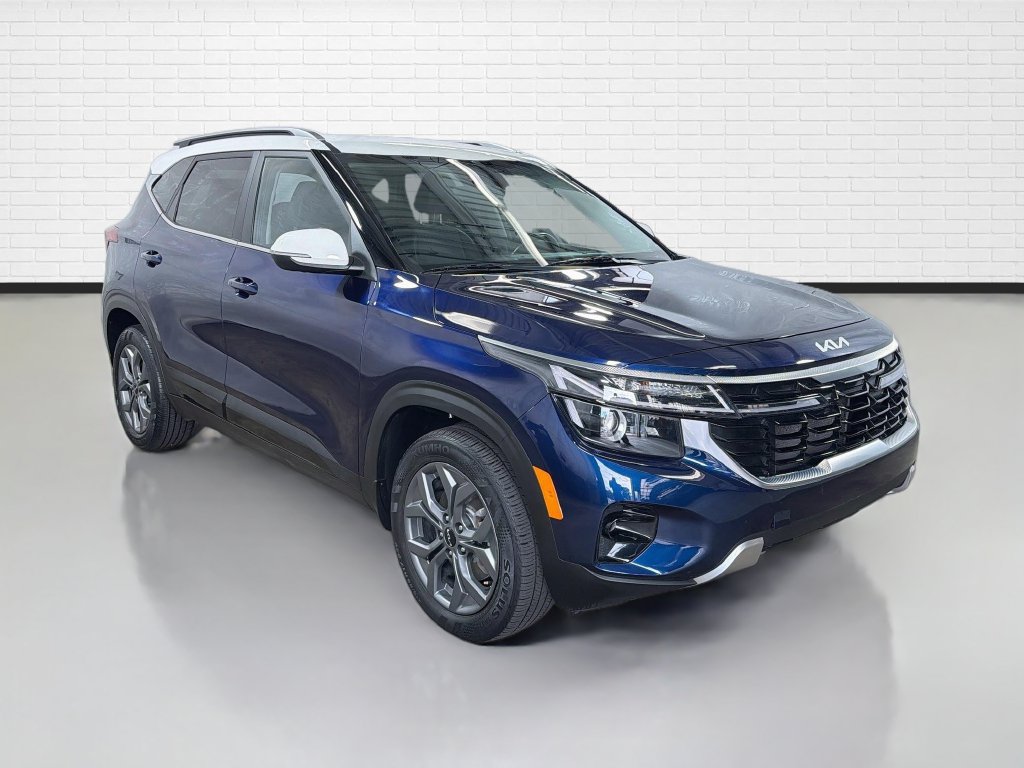 Used 2024 Kia Seltos S AWD/4WD image 2