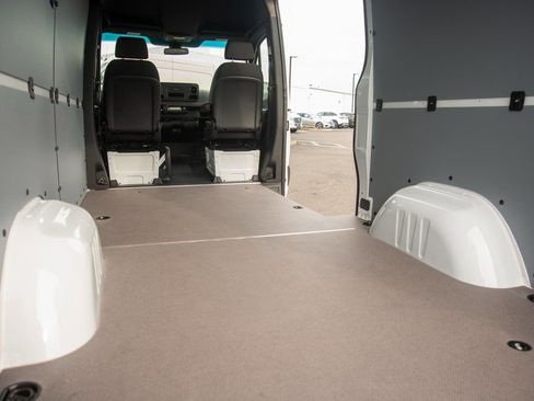 Used 2025 Mercedes-Benz Sprinter 2500 image 41