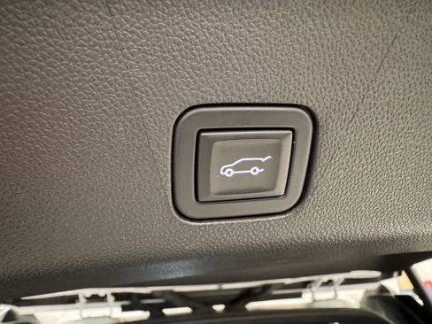 Used 2023 Chevrolet Tahoe Premier image 25