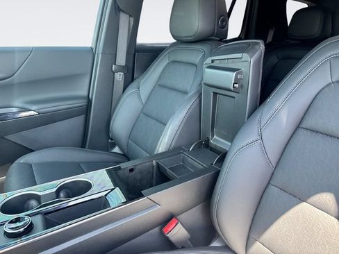 Used 2026 Chevrolet Equinox LT w/ Convenience Package II FWD image 21