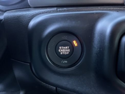 Used 2019 Jeep Wrangler Sport image 29