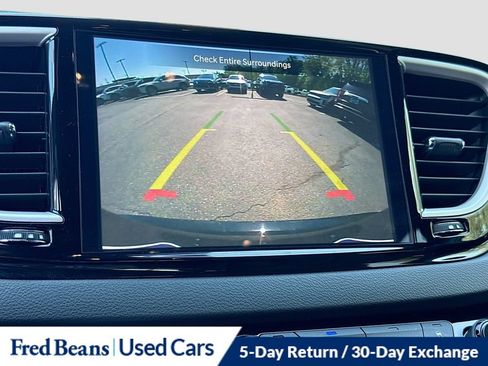 Used 2025 Chrysler Pacifica Select FWD image 20