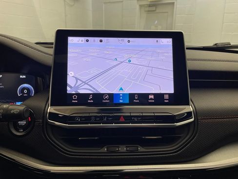 New 2026 Jeep Compass Trailhawk w/ Sun, Sound & Navigation Group AWD/4WD image 13