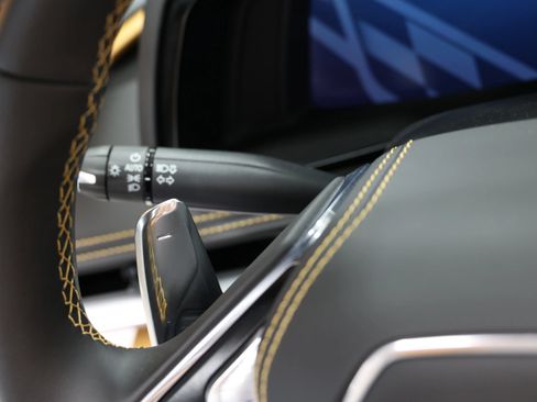 Used 2023 Chevrolet Corvette Stingray Premium Conv w/ Z51 Performance Package RWD image 36