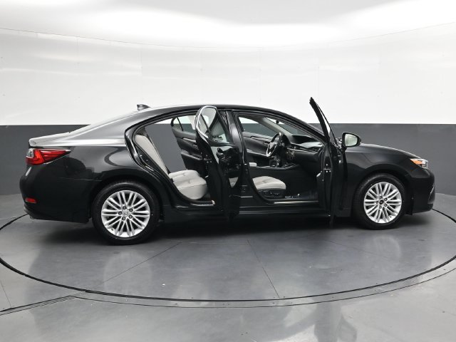 Used 2017 Lexus ES 350 w/ Premium Package FWD image 37