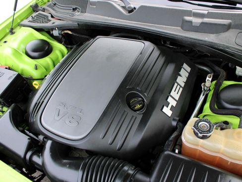 Used 2015 Dodge Challenger R/T Plus image 28