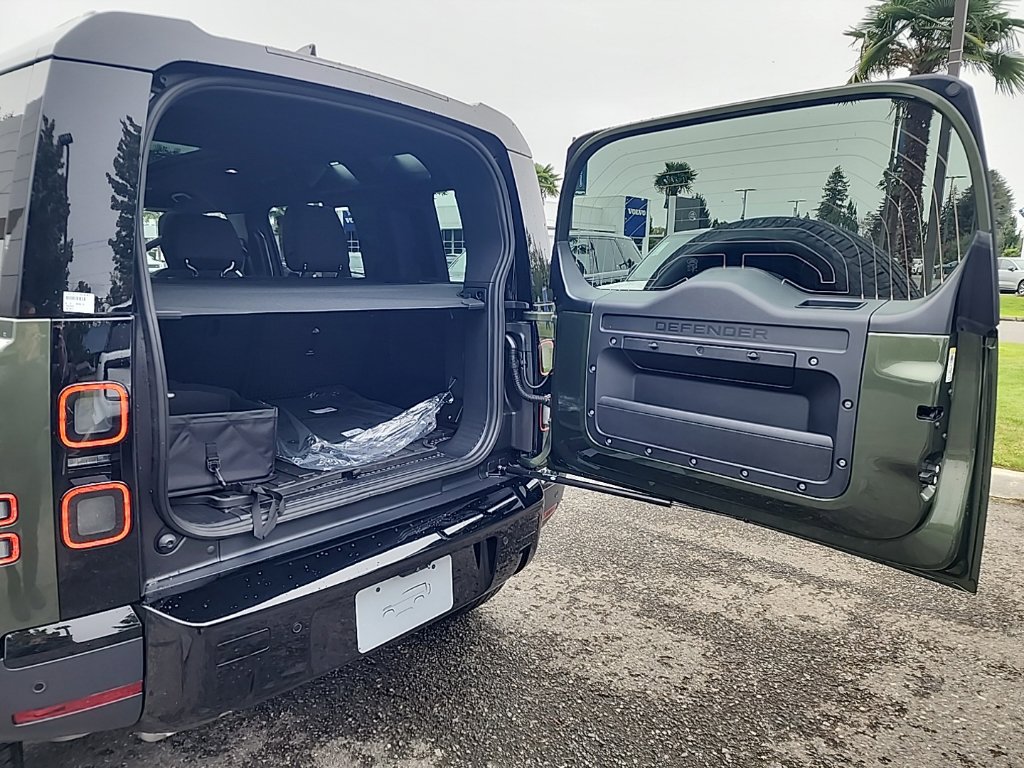New 2026 Land Rover Defender 110 S AWD/4WD image 16