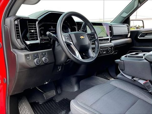 Used 2025 Chevrolet Silverado 1500 LT AWD/4WD image 8