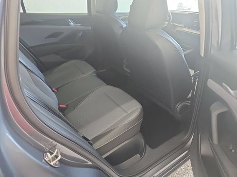 Certified 2025 Volkswagen Tiguan SE w/ Panoramic Sunroof Package AWD/4WD image 10