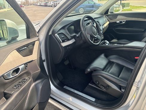 Certified 2024 Volvo XC90 T8 Ultimate image 7