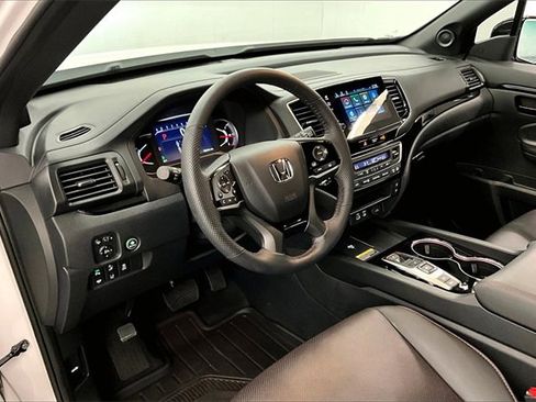 Used 2025 Honda Passport Black Edition image 12