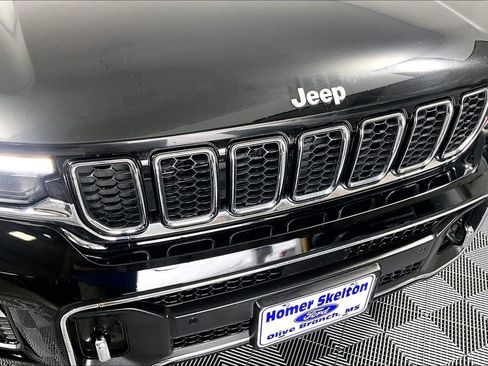 Used 2024 Jeep Grand Cherokee Overland AWD/4WD image 30