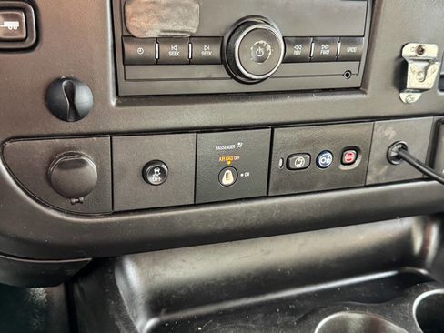 Used 2018 Chevrolet Express 2500 w/ Driver Convenience Package image 35