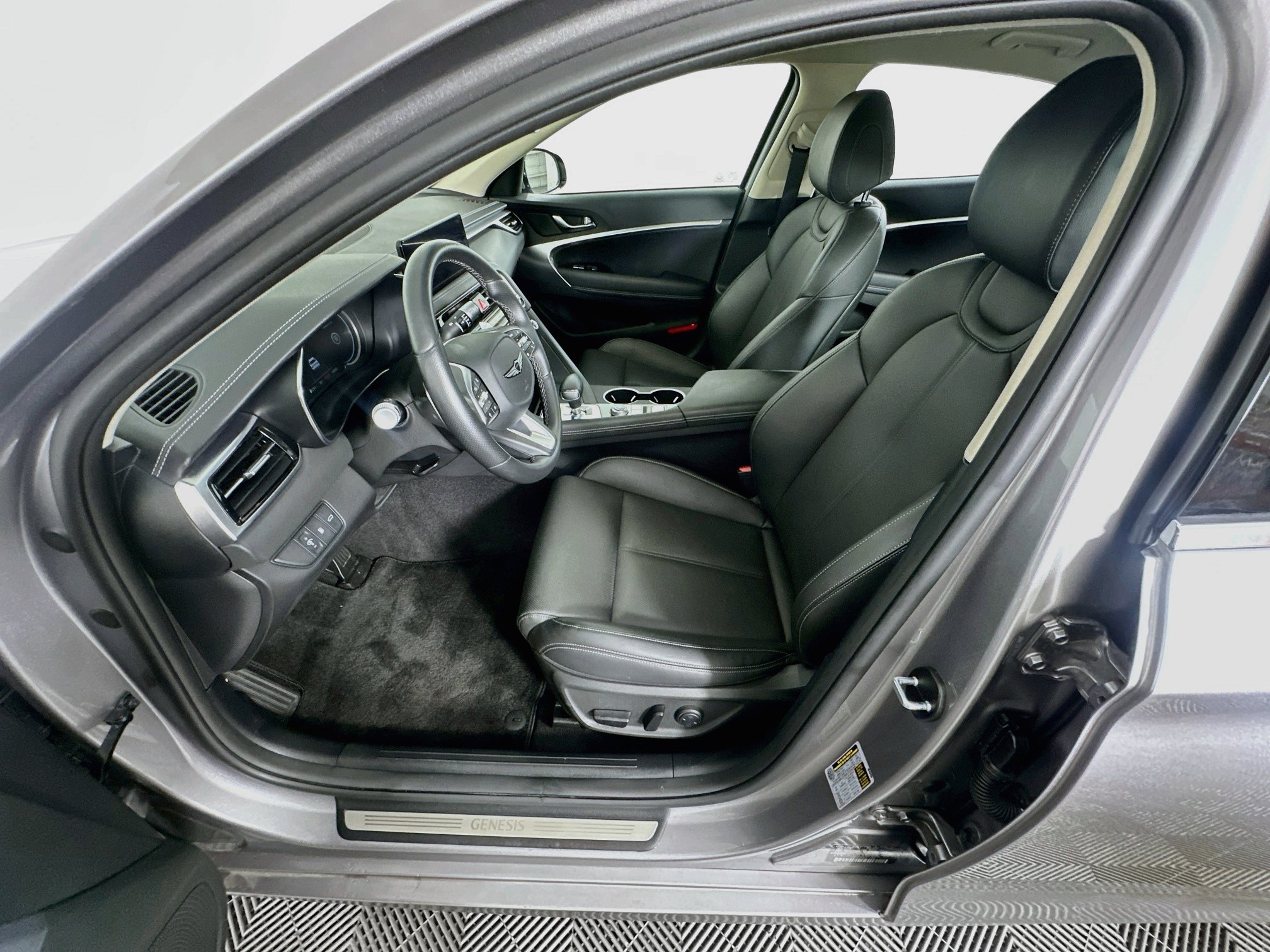Used 2026 Genesis G70 2.5T RWD image 13