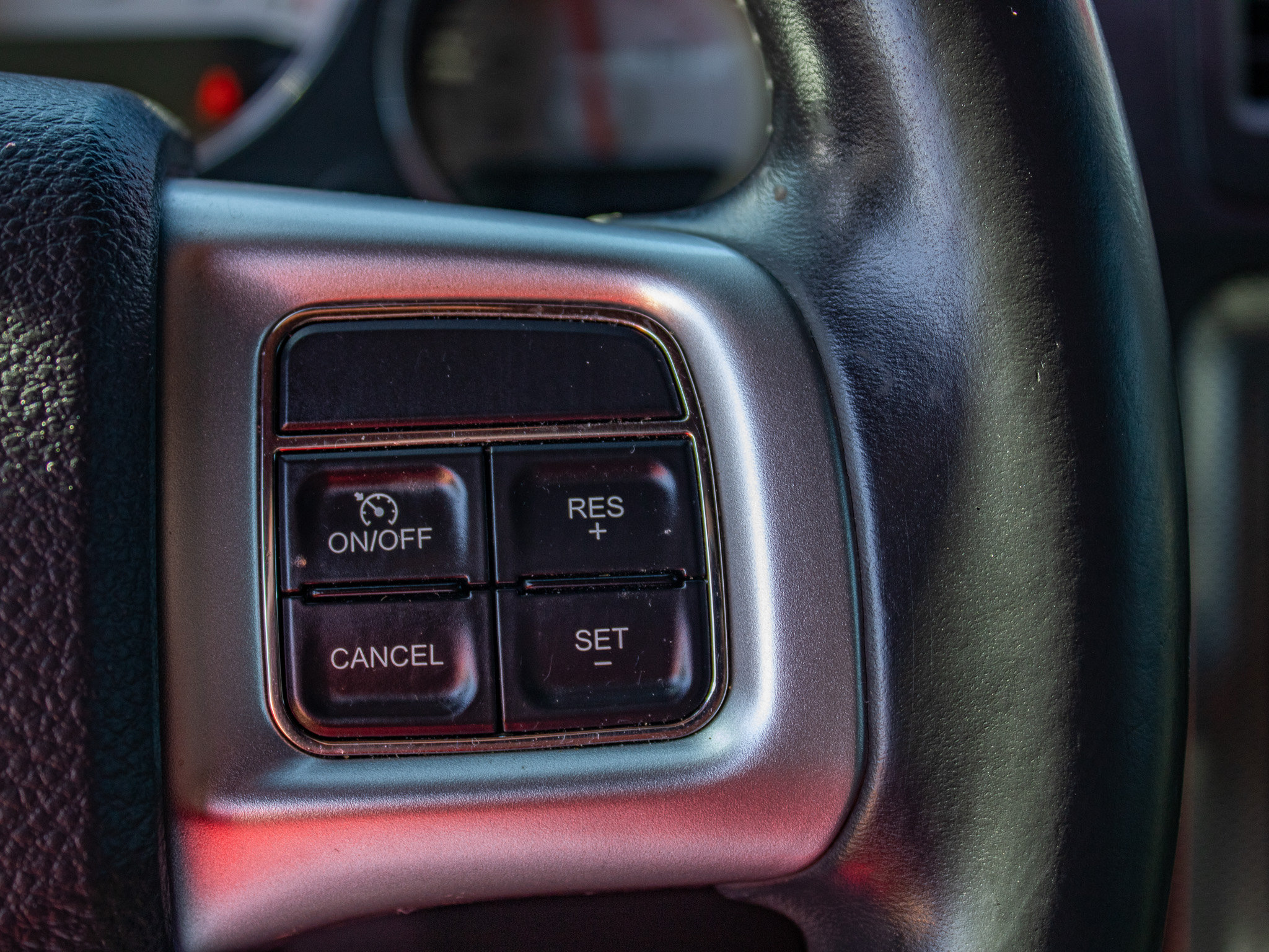 Used 2014 Dodge Challenger R/T RWD image 25