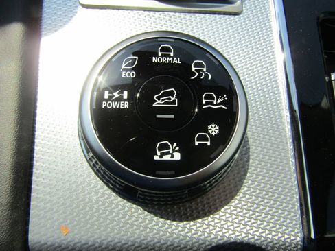 Used 2025 Mitsubishi Outlander 4WD Plug-In Hybrid image 28