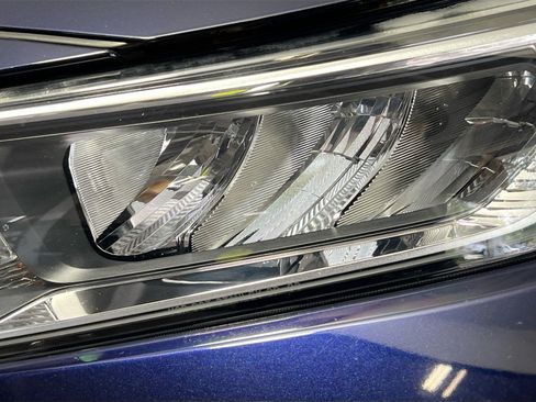 Used 2019 Toyota RAV4 XLE Premium w/ Advanced Technology Package FWD image 12
