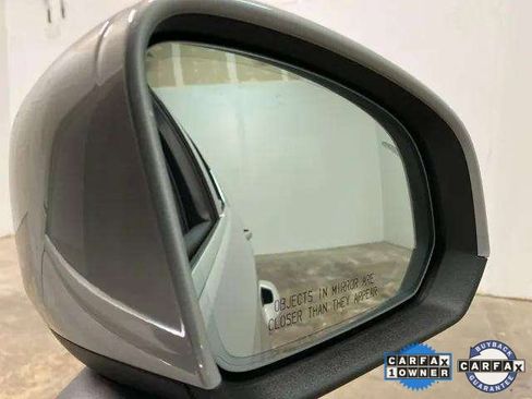 Used 2025 Volvo XC40 B5 Plus image 92