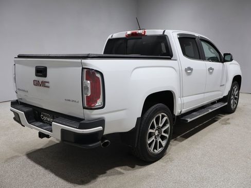 Used 2017 GMC Canyon Denali image 2
