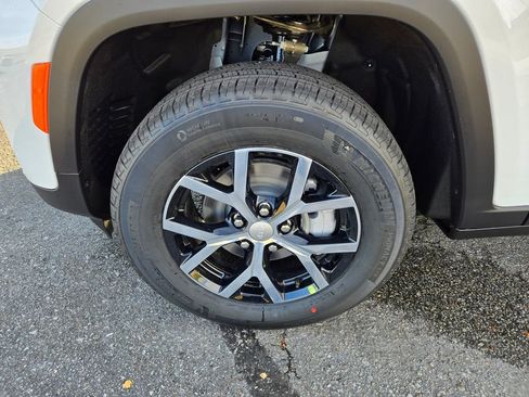 New 2025 Jeep Grand Cherokee Limited image 31