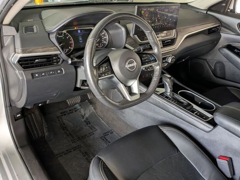 Used 2023 Nissan Altima 2.5 SL FWD image 14