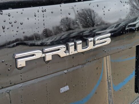 Used 2015 Toyota Prius Two image 25