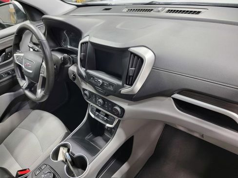 Used 2022 GMC Terrain SLE w/ Driver Convenience Package image 16