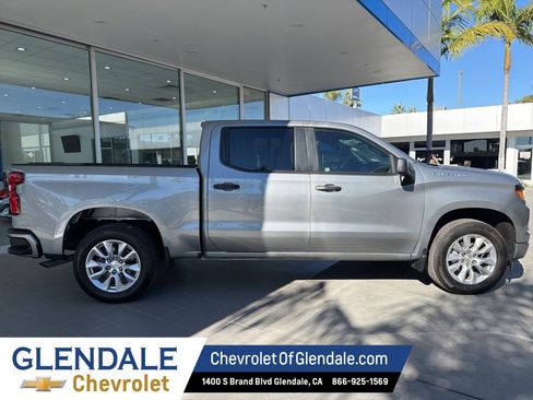 Used 2025 Chevrolet Silverado 1500 Custom image 8