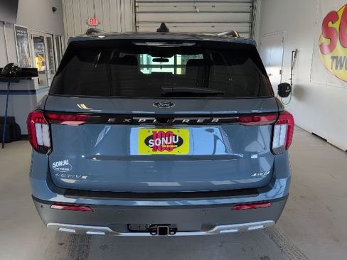 New 2026 Ford Explorer Active AWD/4WD image 4