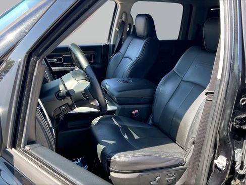 Used 2018 RAM 1500 Laramie w/ Convenience Group AWD/4WD image 9