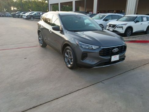 Used 2025 Ford Escape ST-Line image 6