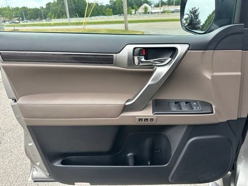 Used 2022 Lexus GX 460 Premium w/ Premium Plus Package AWD/4WD image 12