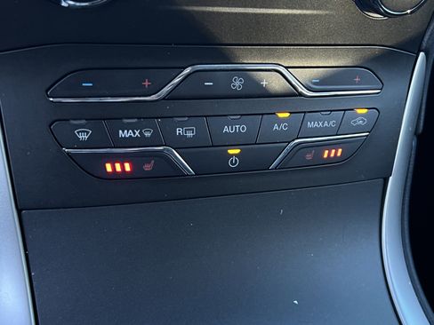 Used 2019 Ford Edge SEL w/ Equipment Group 201A image 24