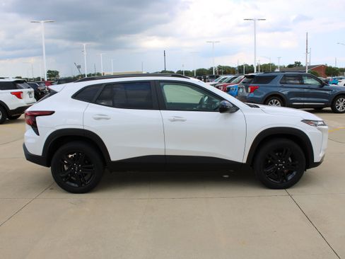 Used 2025 Chevrolet Trax ACTIV w/ Driver Confidence Package FWD image 6