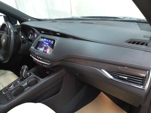 Used 2019 Cadillac XT4 Sport AWD/4WD image 17