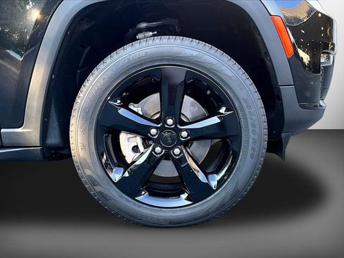 Used 2025 Jeep Grand Cherokee L Limited w/ Black Appearance Package AWD/4WD image 35