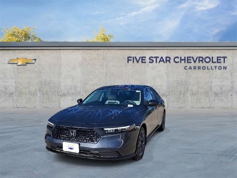 Used 2023 Honda Accord EX image 3