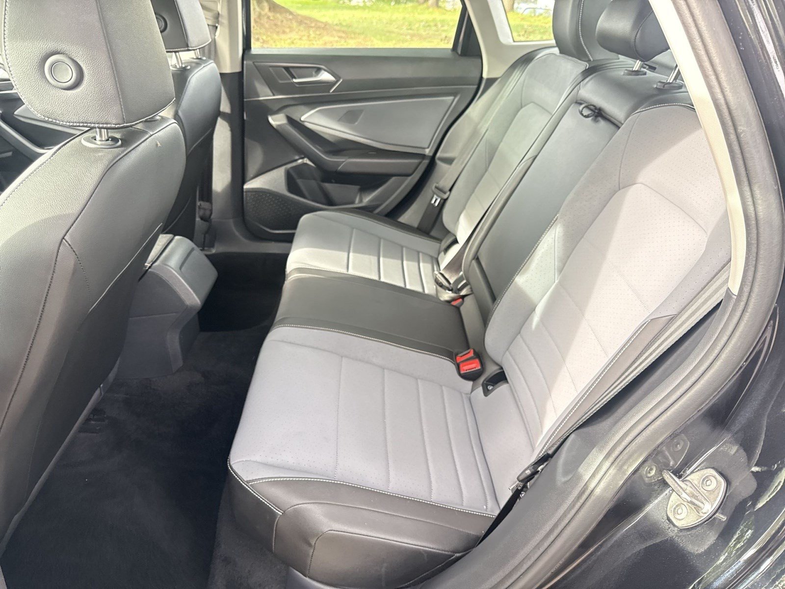 Used 2025 Volkswagen Jetta SE FWD image 24