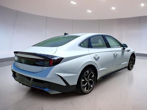 Used 2024 Hyundai Sonata SEL FWD image 4