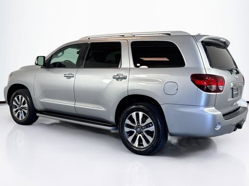 Used 2019 Toyota Sequoia Limited w/ Safety & Convenience Package AWD/4WD image 7