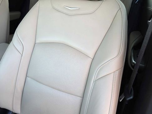 Used 2025 Cadillac XT4 Premium Luxury image 15