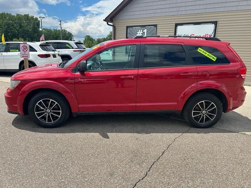 Used 2018 Dodge Journey SE w/ Connectivity Group FWD image 8