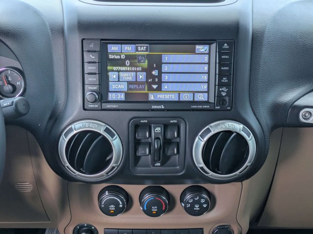 Used 2017 Jeep Wrangler Unlimited Sahara w/ Connectivity Group AWD/4WD image 17