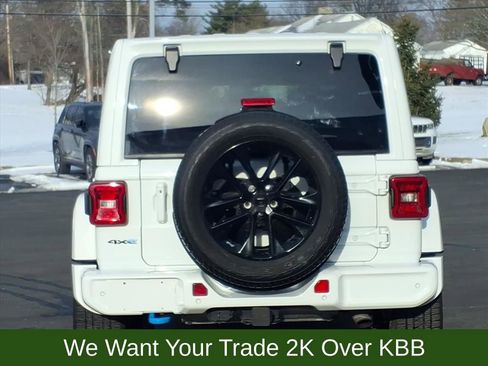 Used 2021 Jeep Wrangler Unlimited Sahara AWD/4WD image 5