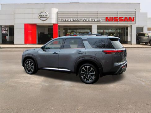 New 2026 Nissan Pathfinder Platinum w/ Cargo Package image 5