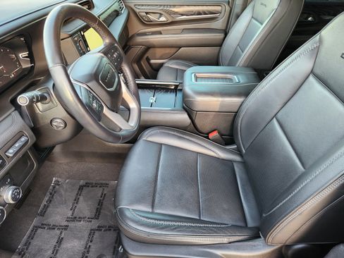 Used 2022 GMC Yukon XL Denali AWD/4WD image 5