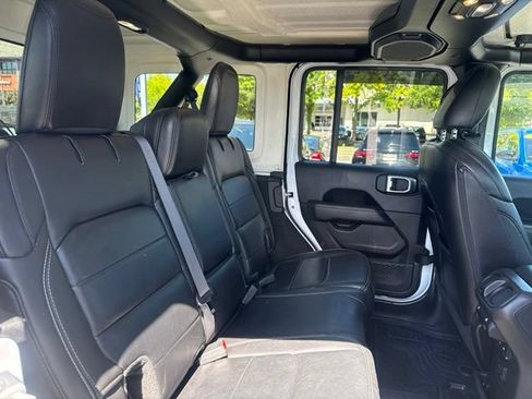 Used 2019 Jeep Wrangler Unlimited Sahara w/ LED Lighting Group AWD/4WD image 26