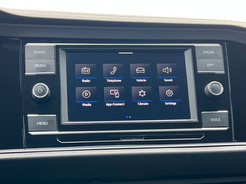 Used 2024 Volkswagen Jetta SE image 22