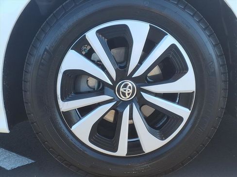 Certified 2018 Toyota Prius Prime Advanced image 13
